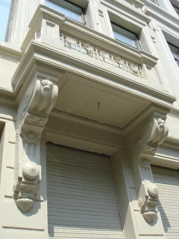 B&B De Witte Nijl Antwerp Bed & Breakfast
